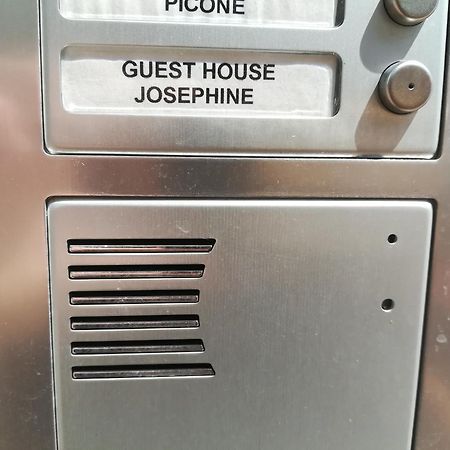 Guest House Josephine Салерно Экстерьер фото